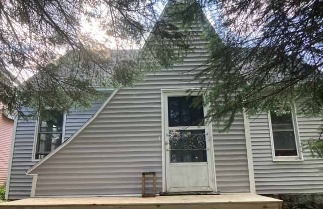1408 Ashmun Street - 1408 Ashmun Street, Sault Ste. Marie, MI 49783