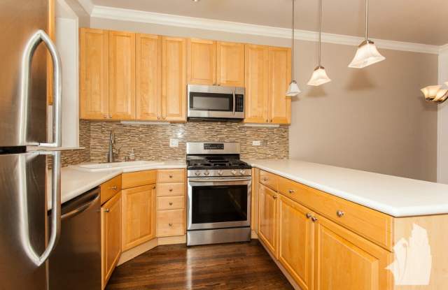 3852 North Southport Avenue photos photos