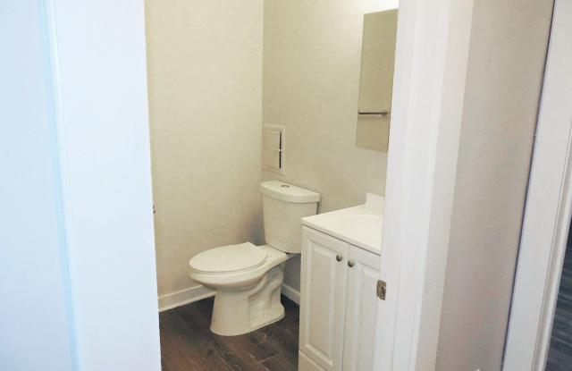3 Bed - 2 Full Bath Colonial for Rent! photos photos