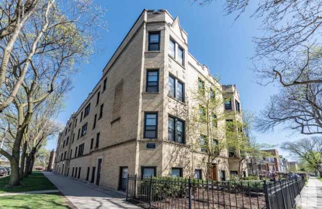 1831 West Winona St. Gallery 1