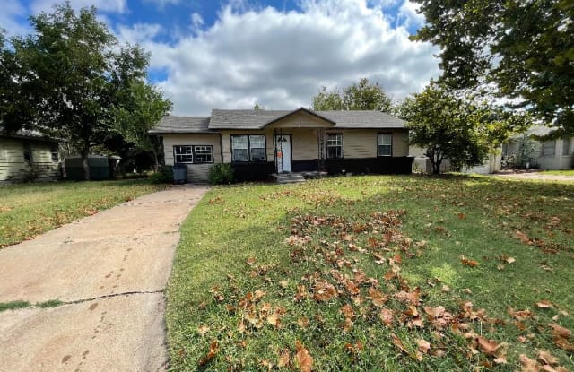 737 NW 32nd Street - 737 Northwest 32nd Street, Lawton, OK 73505