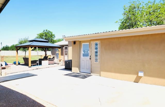 1200 SW Ave G - 1200 Southwest Avenue G, Andrews, TX 79714