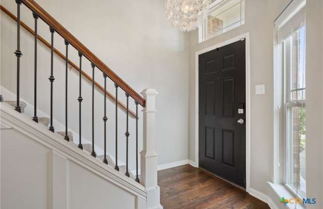 8009 Hawthorn Gallery 4
