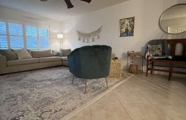 2873 SW LAKEMONT Place Gallery 4