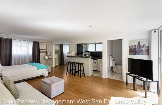 3694 Fredonia Dr - 3694 Fredonia Drive, Los Angeles, CA 90068