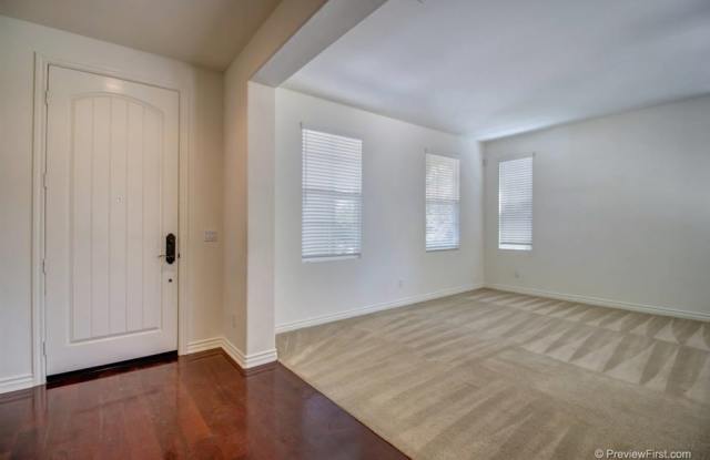 1289 Holmgrove Drive Gallery 4