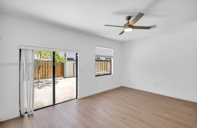 11854 SW 246th Ln Gallery 4