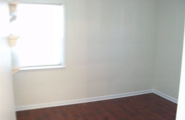 19221 Oxnard Street Gallery 3