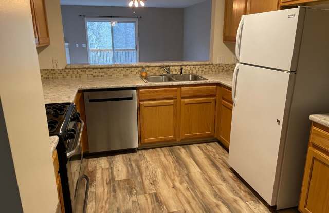 3 bed / 3.5 bath Grand Ridge townhome available now - 1776 Park Trail Northeast, Kent County, MI 49525