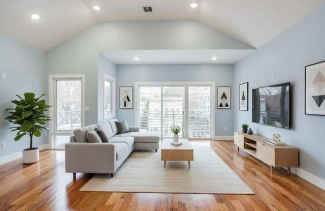 251 MANHATTAN AVE photos photos