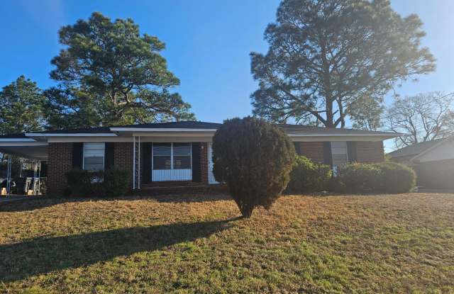 3 Bedroom Brick Ranch Gallery 1