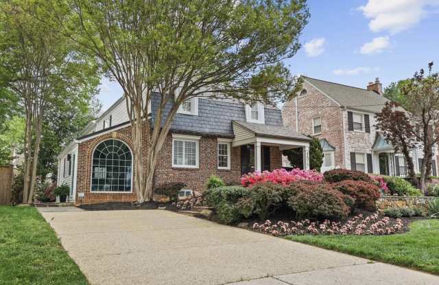 4817 Chevy Chase Boulevard Gallery 2
