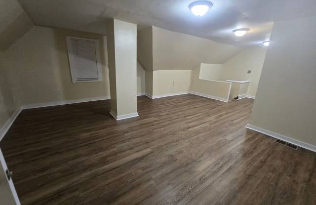 115 Lloyd St photos photos