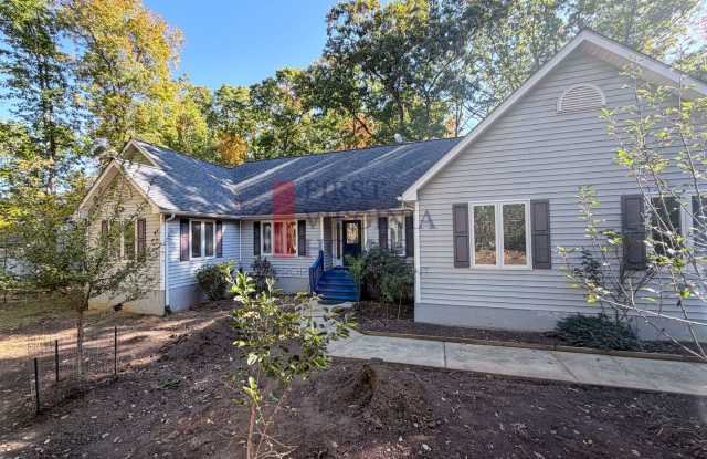 Move in Ready Lake Monticello Home 3bed/2.5bath Gallery 1