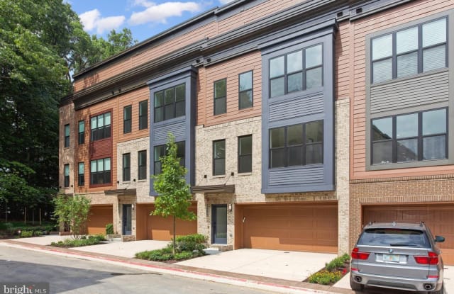 3556 SUTTON HEIGHTS CIR - 3556 Sutton Heights Circle, Fairfax, VA 22031