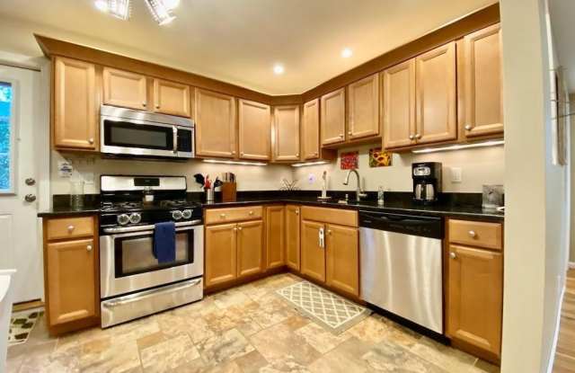 61 Callender Avenue unit: 2 photos photos