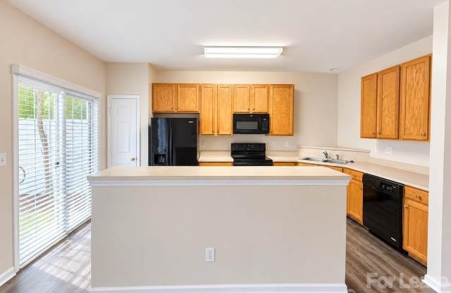 8531 Carolina Lily Lane Gallery 4