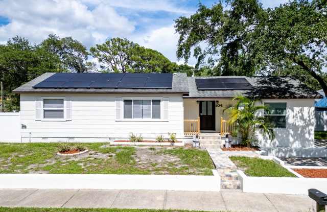 Charming 3BD/2BTH Home with Private Backyard in the Heart of Safety Harbor photos photos Charming 3BD/2BTH Home with Private Backyard in the Heart of Safety Harbor photos photos