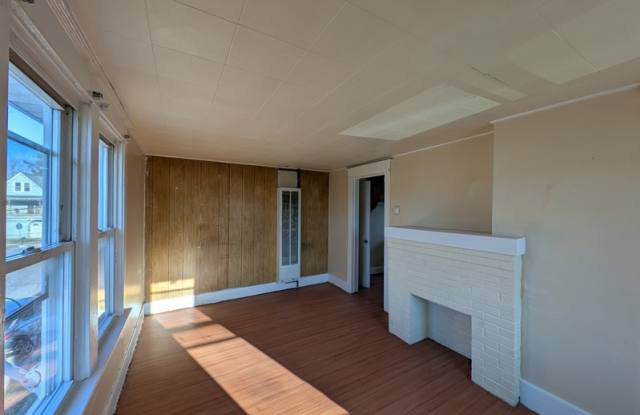 373 Esser St., Apt #4 photos photos