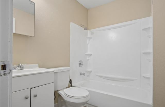 Beautifully Updated 3-Bedroom Home Near Downtown Gallery 4