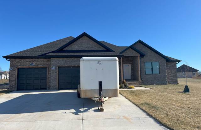 Beautiful, nearly-new 4 bedroom, 2 bath home on a cul-de-sac in the exclusive Lion's Gate neighborhood! photos photos