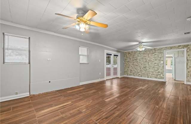 202 W WOODLAWN AVENUE Gallery 4