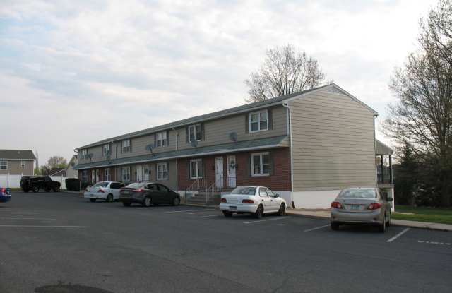 611 Lincoln Way West, Apt B - 611 Lincoln Way West, Chambersburg, PA 17201 611 Lincoln Way West, Apt B - 611 Lincoln Way West, Chambersburg, PA 17201