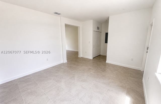 2608 SE 25 rd Gallery 4