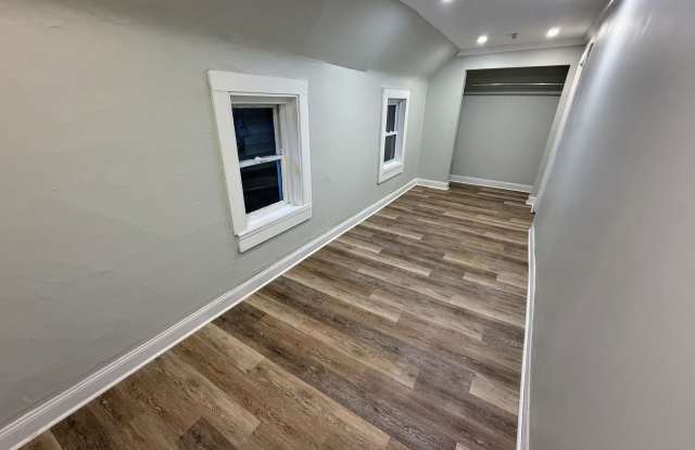 2114 Niagara StreetUnit 2 (Upper Back) Gallery 3