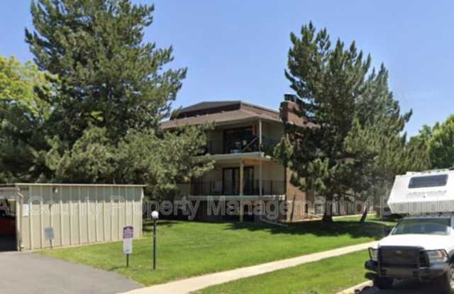 600 Manhattan Dr photos photos