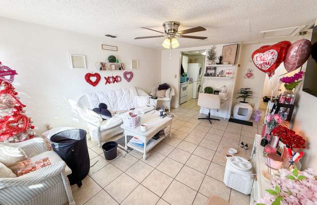922 SW 6th Ave - Pet Friendly photos photos