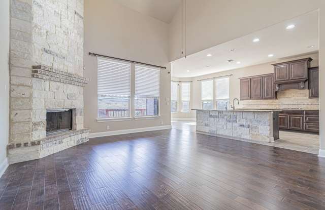 GORGEOUS 4 BED / 2 BATH HOUSE FOR RENT! photos photos