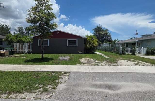 6185 SW 43rd St photos photos