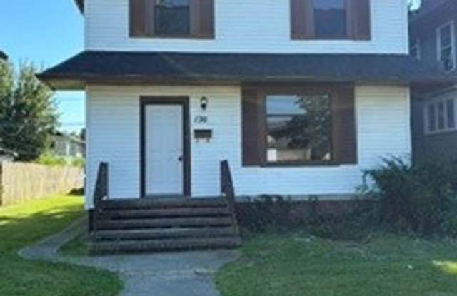 Spacious 3 Bedroom with Garage Located at 120 E Foster Parkway Gallery 1