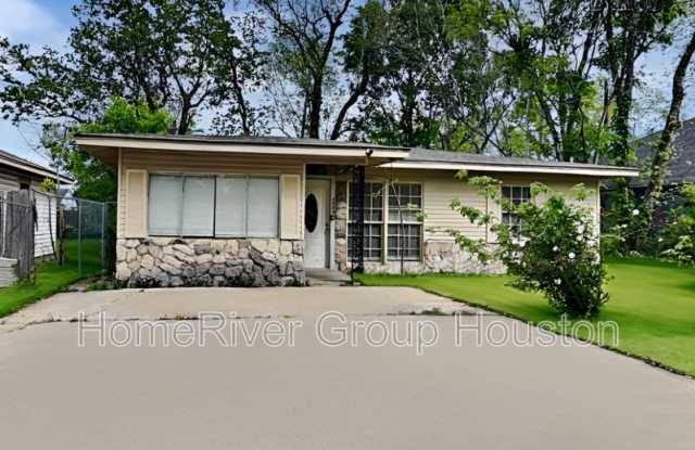 5009 Chennault Rd - 5009 Chennault Road, Houston, TX 77033