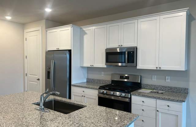 REED'S CROSSING with PRIVATE OUTDOOR SPACE - VIEW LISTING for SPECIALS and to SCHEDULE YOUR SHOWING! - 8121 Southeast Kinnaman Street, Washington County, OR 97078 REED'S CROSSING with PRIVATE OUTDOOR SPACE - VIEW LISTING for SPECIALS and to SCHEDULE YOUR SHOWING! - 8121 Southeast Kinnaman Street, Washington County, OR 97078