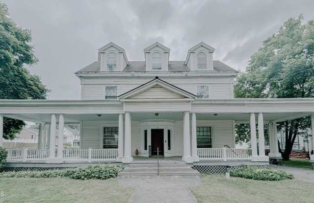 133 S Lake Avenue unit: 2 photos photos