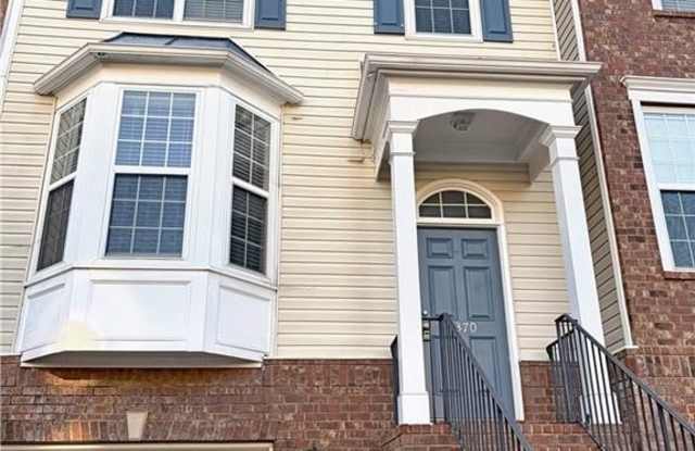 1370 Thornborough Drive Gallery 1