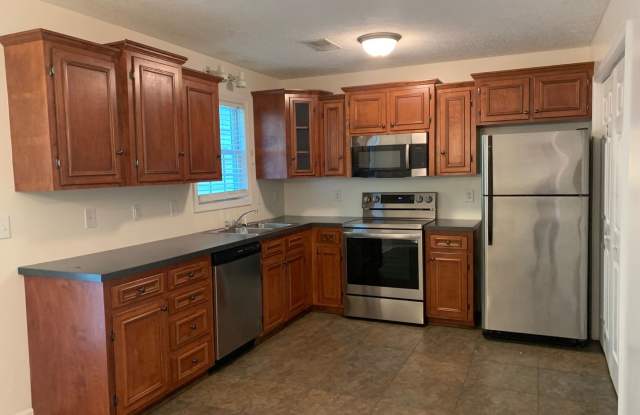 2 Bedroom Townhouse off Wiggington Road Gallery 4