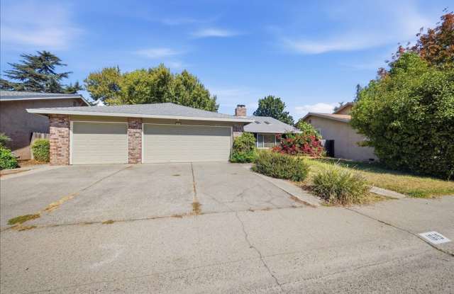 1615 Oakview Dr Gallery 3