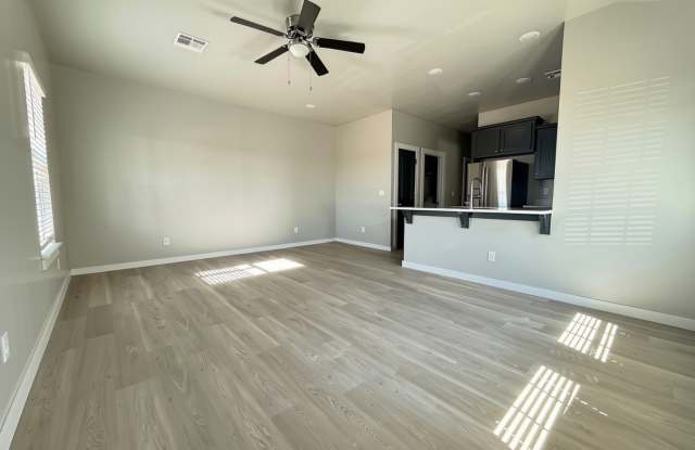 Beautiful 3-Bedroom Duplex with Modern Finishes | Lawton, OK Gallery 3