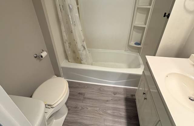 312 Richfield Blvd - 312 Richfield Boulevard, Mattydale, NY 13211