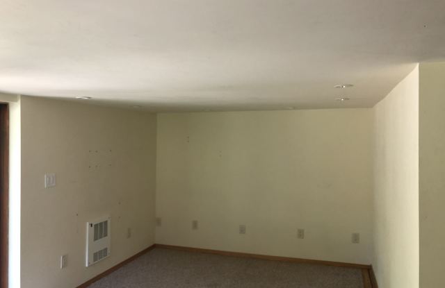 17069 Brookside Boulevard North East Gallery 4