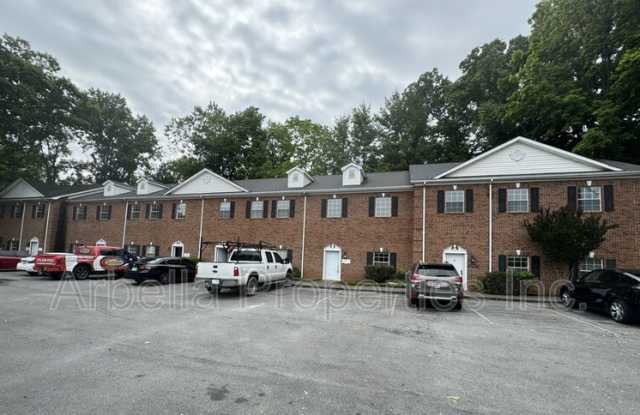 902 Sunset Dr 4B - 902 Sunset Drive, Johnson City, TN 37604