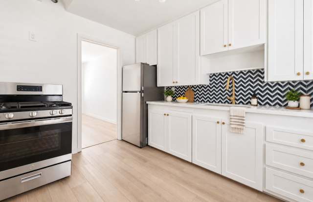 Breakers at Shoreline Gallery 1