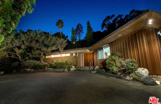 111 North GLENROY Avenue Gallery 2