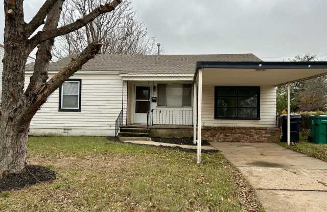 AVAILABLE NOW! Don’t miss your chance to call this charming OKC home yours! *** SPECIAL $500 OFF 1ST MONTH’S RENT, IF MOVE IN COMPLETED BEFORE END OF FEBRUARY*** photos photos