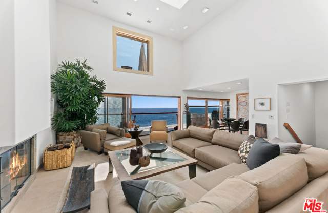 25302 Malibu Rd Gallery 2