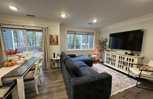 17 Hennery Way Gallery 2