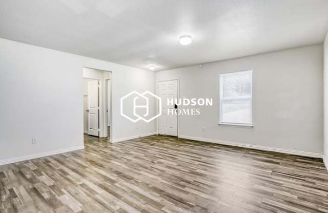 2304 North Glass Avenue Gallery 3